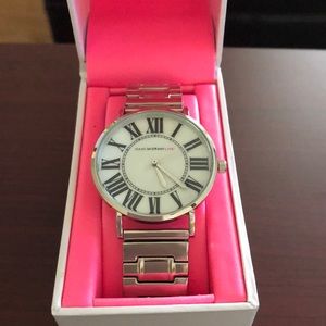 Watch with expansion band